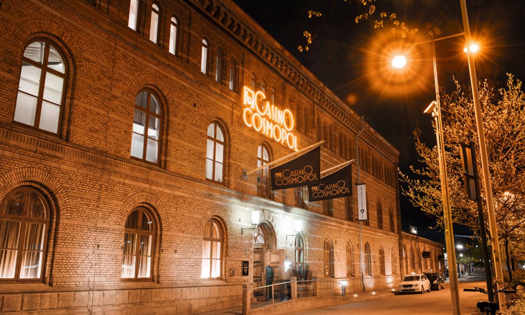 The exterior of Casino Cosmopol Gothenburg at night.